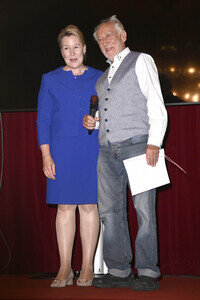 Theaterpremiere 'Der eingebildet Kranke' und 90. Geburtstag von Dieter Hallervorden in Berlin