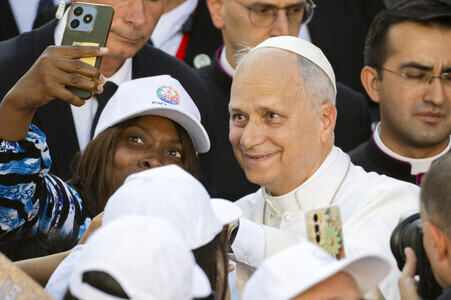 Papst Leo XIV. besucht das Cedia 24 Horas in Madrid