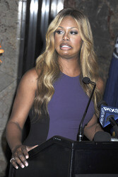 Laverne Cox illuminiert das Empire State Building lial anlässlich des National Bullying Prevention Month, New York