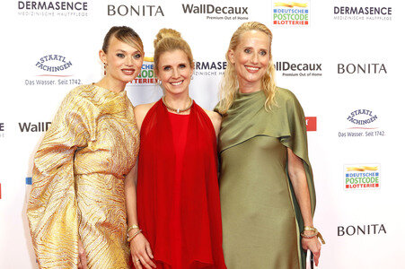 Goldene Bild der Frau 2025 in Hamburg