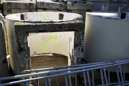 Anlieferung eines Original-DDR-Wachturms zur Gedenkstätte Berliner Mauer