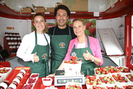Erdbeer-Charity-Verkauf in Hamburg