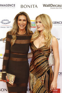 Goldene Bild der Frau 2025 in Hamburg