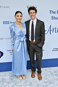 Rape Treatment Center and Stuart House Brunch mit dem Cast von 'The Pitt' in Los Angeles