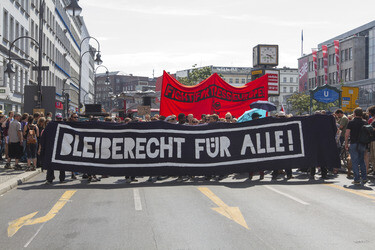 Demonstration für das Bleiberecht der Flüchtlinge aus der Gerhart-Hauptmann-Schule, Berlin