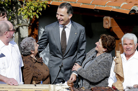 König Felipe und Königin Letizia besuchen Colombres