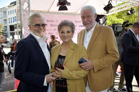 Offizielle Einweihung des Harald-Juhnke-Platzes in Berlin