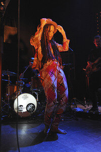Konzert von Akua Naru in Hamburg