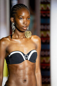 Dolores Cortés Fashion Show auf der Merceds-Benz Fashion Week M