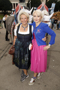 Regines Damenwiesn beim Oktoberfest 2025 in München