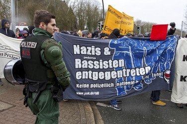 Gedenkkundgebung für Punker Thomas 'Schmuddel' Schulz, Dortmund