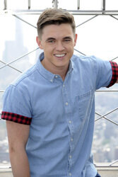 Jesse McCartney besucht das The Empire State Building, New York
