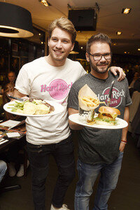 Pinktober Aktion im Hard Rock Cafe Berlin