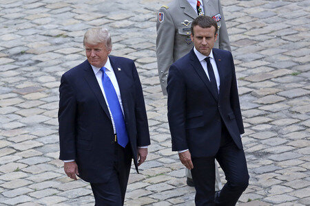 Präsident Macron und Präsident Trump am Les Invalides in Paris