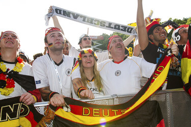 WM-Fanmeile beim Spiel Deutschland gegen Portugal, Berlin