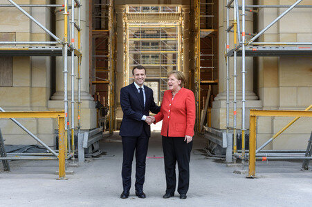 Angela Merkel emfpängt Emmanuel Macron in Berlin