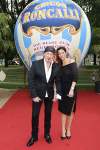 Gala-Premiere des Circus Roncalli in Hamburg