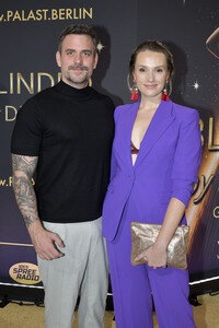 Weltpremiere der 'Blinded by Delight' Grand Show 2025 in Berlin