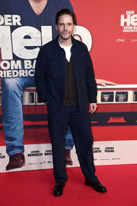 Filmpremiere 'Der Held vom Bahnhof Friedrichstraße' in Berlin