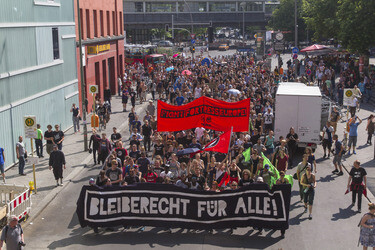 Demonstration für das Bleiberecht der Flüchtlinge aus der Gerhart-Hauptmann-Schule, Berlin