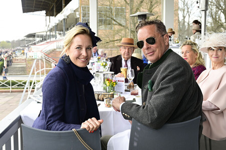 Große Saisoneröffnung 2026 auf der Rennbahn Hoppegarten in Berlin