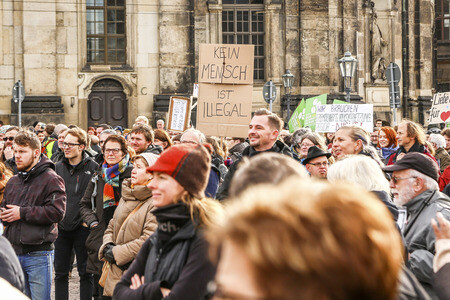 Gegendemonstration zu Pegida in Dresden