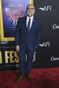 Closing Ceremony und Filmpremiere 'Song Sung Blue', AFI Fest 2025 in Los Angeles