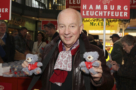 22. Charity Teddybären Verkauf in Hamburg