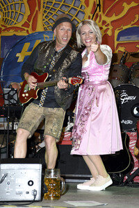Auftritt von Angie Helfrich und der Högl Fun Band in München