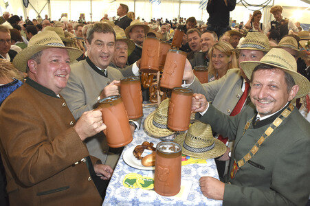 Volksfest 'Keferloher Montag' in Grasbrunn