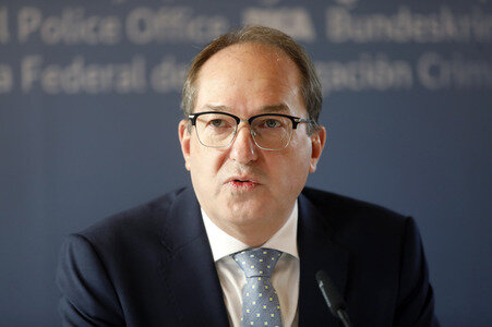 Pressekonferenz 'Bundeslagebilder Organisierte Kriminalität und Rauschgift' in Wiesbaden