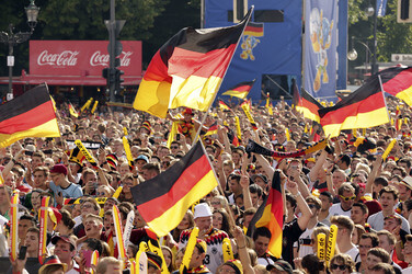 WM-Fanmeile beim Spiel Deutschland gegen Portugal, Berlin