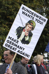 'Die Waffen nieder!' Demo in Berlin