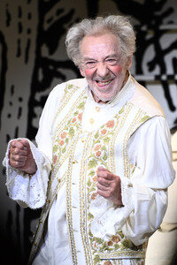 Theaterpremiere 'Der eingebildet Kranke' und 90. Geburtstag von Dieter Hallervorden in Berlin