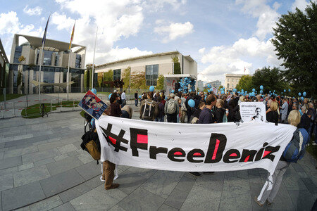 Demonstration für die Freilassung von Deniz Yücel in Berlin