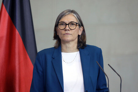 Treffen des Bundeskanzlers mit Vertretern der Automobilindustrie in Berlin