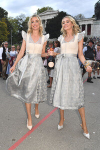 Almauftrieb beim Oktoberfest 2025 in München