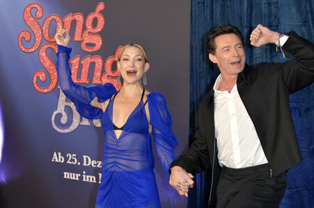 Filmpremiere 'Song Sung Blue' in Berlin