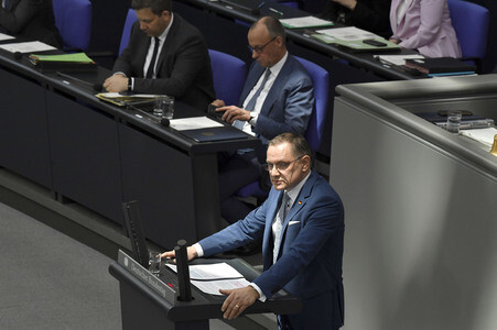 64. Sitzung des Deutschen Bundestages in Berlin