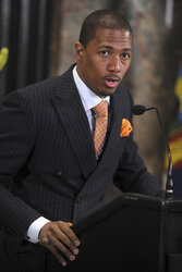 Nick Cannon erleuchtet das Empire State Building, New York