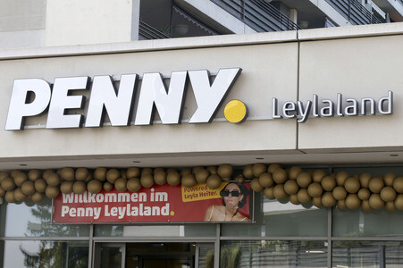 Eröffnung vom Penny Markt 'Leylaland' in Frankfurt