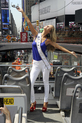Olivia Jordan auf Sightseeing Tour durch New York