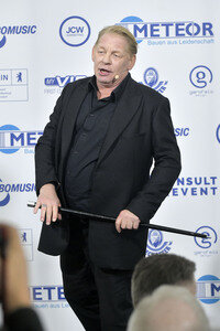 Offizielle Einweihung des Harald-Juhnke-Platzes in Berlin