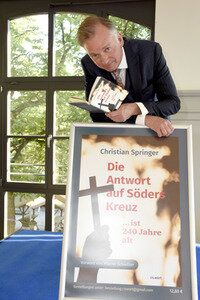 Buchpräsentation 'Die Antwort auf Söders Kreuz' in München