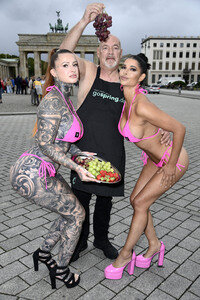 Fototermin zur Erotikmesse Venus Berlin 2025 in Berlin