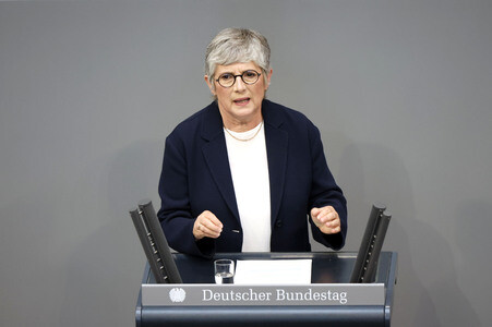 83. Sitzung des Deutschen Bundestages in Berlin