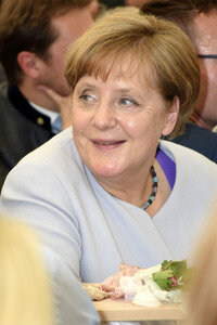 Angela Merkel besucht eine Festzeltveranstaltung der CSU in München