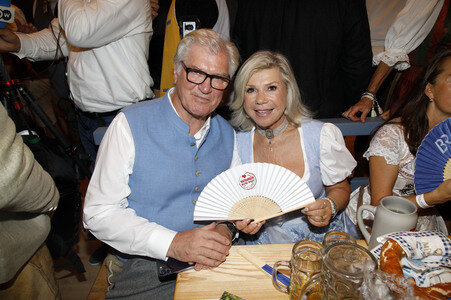 Wiesn Anstich im Schottenhamel Festzelt auf dem Oktoberfest 2025 in München