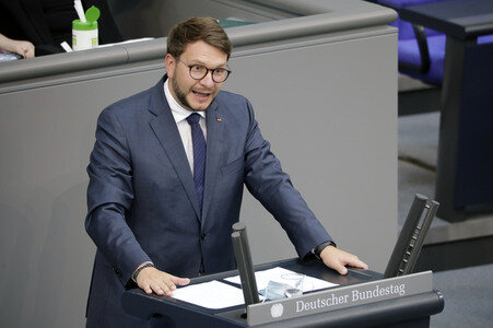 233. Sitzung des Deutschen Bundestages in Berlin