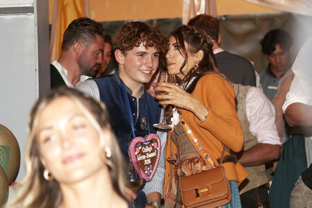 Cathy Hummels Wiesn-Bummel beim Oktoberfest 2026 in München
